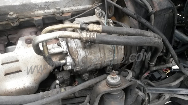 รถบรรทุก 6 ล้อไม่ติดเวลา ใช้เชื้อเพลิงแก๊ส LPG ยี่ห้อ ISUZU ตู้บรรทุก ELF