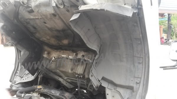 รถบรรทุก 6 ล้อไม่ติดเวลา ใช้เชื้อเพลิงแก๊ส LPG ยี่ห้อ ISUZU ตู้บรรทุก ELF