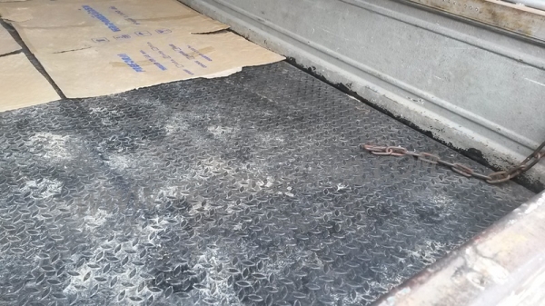 รถบรรทุก 6 ล้อไม่ติดเวลา ใช้เชื้อเพลิงแก๊ส LPG ยี่ห้อ ISUZU ตู้บรรทุก ELF