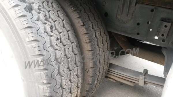 รถบรรทุก 6 ล้อไม่ติดเวลา ใช้เชื้อเพลิงแก๊ส LPG ยี่ห้อ ISUZU ตู้บรรทุก ELF