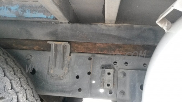 รถบรรทุก 6 ล้อไม่ติดเวลา ใช้เชื้อเพลิงแก๊ส LPG ยี่ห้อ ISUZU ตู้บรรทุก ELF