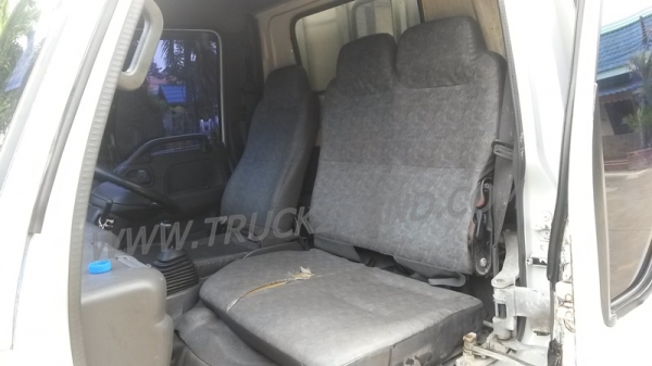 รถบรรทุก 6 ล้อไม่ติดเวลา ใช้เชื้อเพลิงแก๊ส LPG ยี่ห้อ ISUZU ตู้บรรทุก ELF