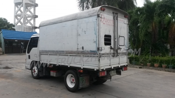 รถบรรทุก 6 ล้อไม่ติดเวลา ใช้เชื้อเพลิงแก๊ส LPG ยี่ห้อ ISUZU ตู้บรรทุก ELF