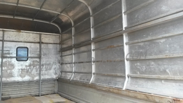 รถบรรทุก 6 ล้อไม่ติดเวลา ใช้เชื้อเพลิงแก๊ส LPG ยี่ห้อ ISUZU ตู้บรรทุก ELF