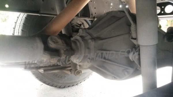 รถบรรทุก 6 ล้อไม่ติดเวลา ใช้เชื้อเพลิงแก๊ส LPG ยี่ห้อ ISUZU ตู้บรรทุก ELF