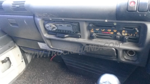 รถบรรทุก 6 ล้อไม่ติดเวลา ใช้เชื้อเพลิงแก๊ส LPG ยี่ห้อ ISUZU ตู้บรรทุก ELF