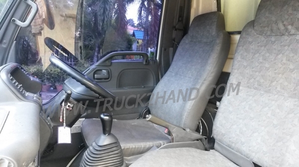 รถบรรทุก 6 ล้อไม่ติดเวลา ใช้เชื้อเพลิงแก๊ส LPG ยี่ห้อ ISUZU ตู้บรรทุก ELF