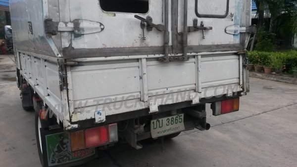 รถบรรทุก 6 ล้อไม่ติดเวลา ใช้เชื้อเพลิงแก๊ส LPG ยี่ห้อ ISUZU ตู้บรรทุก ELF