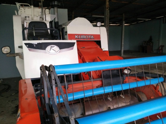 ขายรถเกี่ยวข้าว Kubota dc60 พร้อมพ่วงลาก ราคา319000บาท