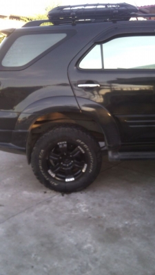 ขายแม็คเลนโซ่ กว้าง 8 นิ้วพร้อมยางBf 265/70R17 ยางปี 10