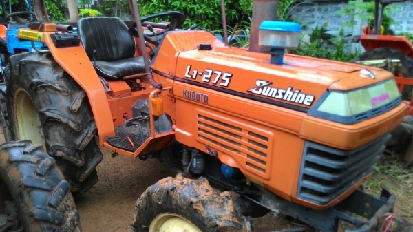 ขายรถไถ KUBOTA L1-275 ราคา 120,000 อ.แกลง จ.ระยอง สอบถาม 0818618678  id line=carbonthai