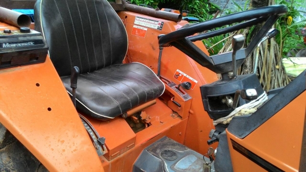 ขายรถไถ KUBOTA L1-275 ราคา 120,000 อ.แกลง จ.ระยอง สอบถาม 0818618678  id line=carbonthai