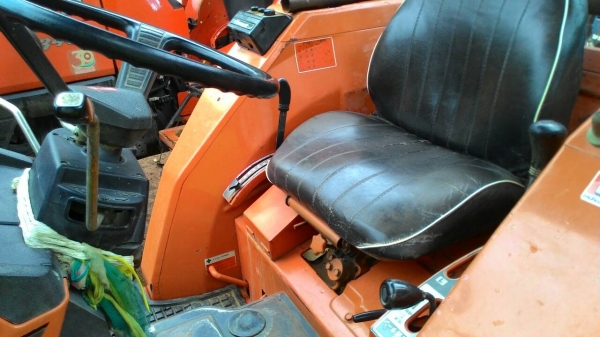 ขายรถไถ KUBOTA L1-275 ราคา 120,000 อ.แกลง จ.ระยอง สอบถาม 0818618678  id line=carbonthai