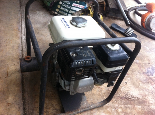 ขายเครื่องHONDA GX160 5.5แรงสภาพใหม่มาก99\%พร้อมปั้มแช่สายอ่อนยาวุเมตรคับ ขายเครื่องHONDA GX160 5.5แรงสภาพใหม่มาก99\%พร้อมปั้มแช่สายอ่อนยาวุเมตรคับ