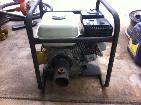 ขายเครื่องHONDA GX160 5.5แรงสภาพใหม่มาก99\%พร้อมปั้มแช่สายอ่อนยาวุเมตรคับ ขายเครื่องHONDA GX160 5.5แรงสภาพใหม่มาก99\%พร้อมปั้มแช่สายอ่อนยาวุเมตรคับ