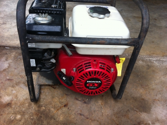 ขายเครื่องHONDA GX160 5.5แรงสภาพใหม่มาก99\%พร้อมปั้มแช่สายอ่อนยาวุเมตรคับ