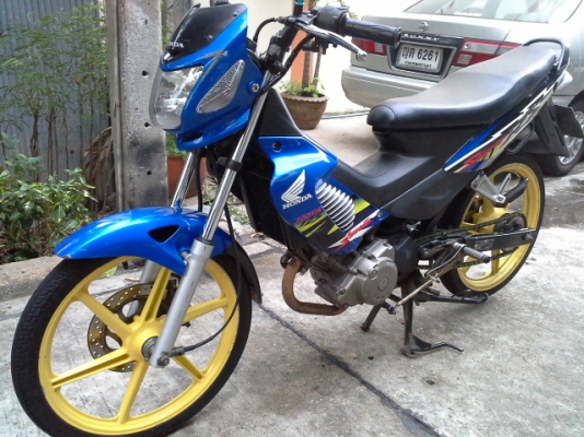 ขายโชนิคไมค์ขาวปี47