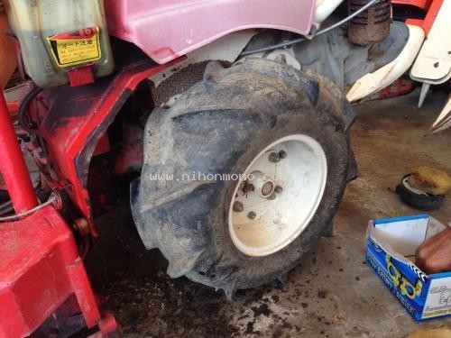 รถเกี่ยวข้าวเดินตาม  YANMAR  YB302   รหัสสินค้า : 14002112 Line ID: nihonmono หรือเพิ่มเติมไดที่ www.nihonmono.com