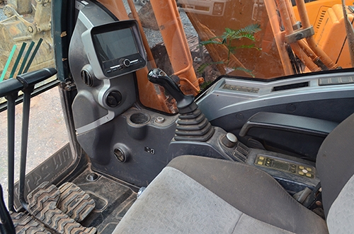 สยามอินเตอร์ เปิดประมูลรถขุดตีนตะขาบ HYUNDAI