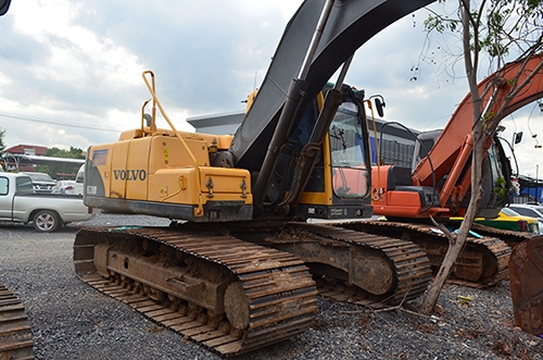 สยามอินเตอร์ เปิดประมูลรถขุดตีนตะขาบ VOLVO