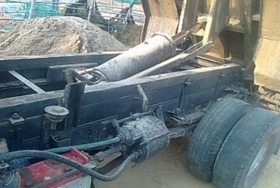 ISUZU NKR 100 HP 4BC2 หกล้อดั๊มพ์ กระบะดั๊มพ์เหล็ก 4 ตันความยาว 3.20 เมตรบรรทุกได้ 3-4 คิว พร้อมบรรทุกพร้อมใช้งานได้เลย เครื่องแรงดีไม่มีเยิ้ม ภายในเก๋งคอนโซลสวยครบพร้อม พวงมาลัยเพาเวอร์ ช่วงล่างเดิมๆคัชซีไม่มีแตกไม่มีบวม ยาง 7.50 ขอบ 16 สภาพดี 60\% พร้อมใ