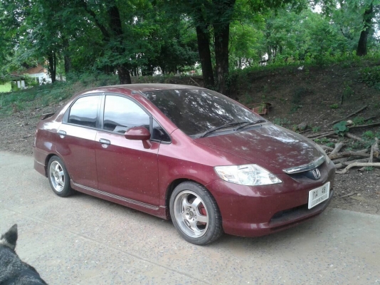 ขายดาวน์ รถเก๋ง HONDA ปี 2004/2547 สภาพสวยพร้อมใช้ แอร์เย็นฉ่ำ