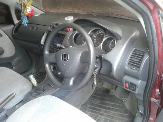ขายดาวน์ รถเก๋ง HONDA ปี 2004/2547 สภาพสวยพร้อมใช้ แอร์เย็นฉ่ำ