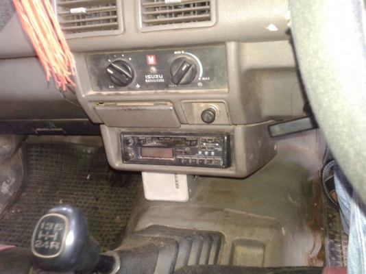 ขายกระบะตอนเดียว ISUZU TFR 90 ปี 1993/2536 คอกลงเล่มแล้ว คัสซีสวย แอร์เย็น ทะเบียนพร้อมโอน