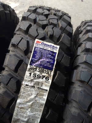 BF Goodrich Mud-terrain KM2 ขนาด 30 9.5 r15
