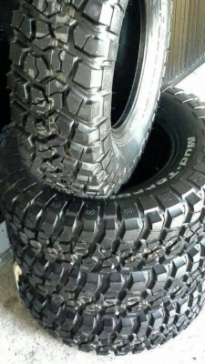 BF Goodrich Mud-terrain KM2 ขนาด 30 9.5 r15