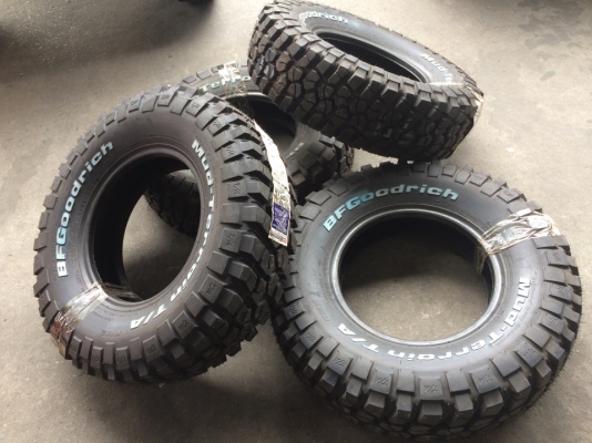 BF Goodrich Mud-terrain KM2 ขนาด 30 9.5 r15