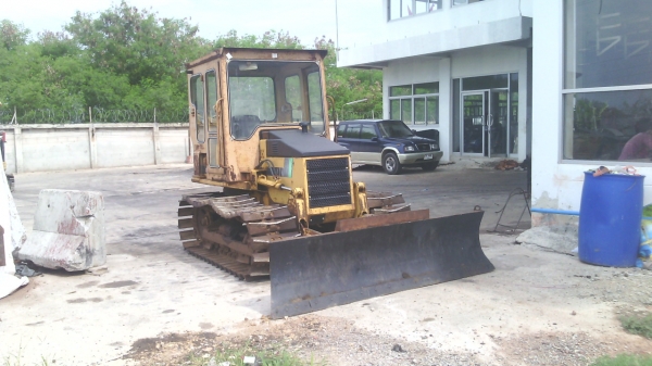 ขายรถแทรกเตอร์ตีนตะขาบมือสองนำเข้าจากญี่ปุ่น