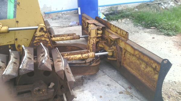 ขายรถแทรกเตอร์ตีนตะขาบมือสองนำเข้าจากญี่ปุ่น ขายรถแทรกเตอร์ตีนตะขาบมือสองนำเข้าจากญี่ปุ่น