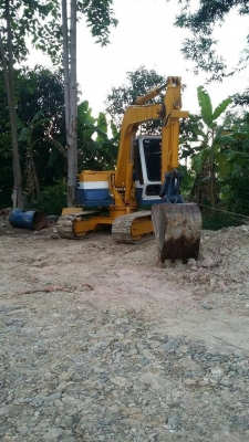 ขายแบคโฮ komatsu pc60-2 มีอินวอย ติอต่อ นิวัฒน์ 086 6711264