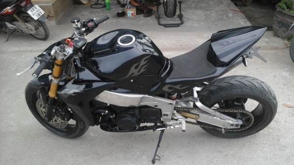 ขาย zxr 400 จัดเป็นstreetfighter แนวๆไม่เหมือนใครแน่นอน ขาย zxr 400 จัดเป็นstreetfighter แนวๆไม่เหมือนใครแน่นอน