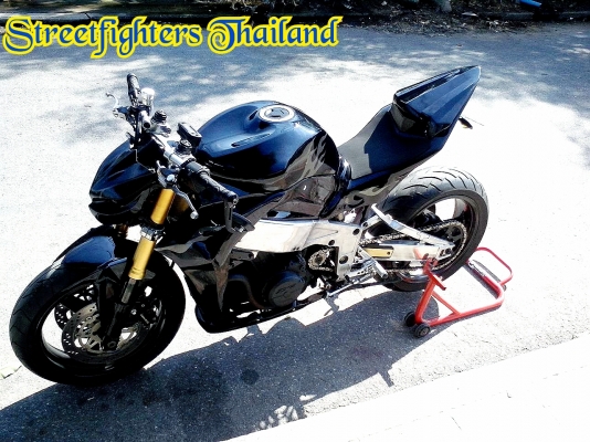 ขาย zxr 400  จัดเป็นstreetfighter  แนวๆไม่เหมือนใครแน่นอน