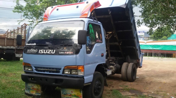 หกล้อ อีซูซุ NPR120แรงห้างปี41 power แอร์เย็น ช่วงล่างใหญ่ เกียร์ร็อค พร้อมลุย เล่มทะเบียนพร้อมโอน (สวยทั้งคันไม่มีผุ)  บริการขับส่งฮอดบ้าน ครับ