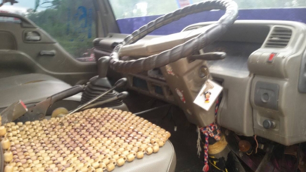 หกล้อ อีซูซุ NPR120แรงห้างปี41 power แอร์เย็น ช่วงล่างใหญ่ เกียร์ร็อค พร้อมลุย เล่มทะเบียนพร้อมโอน (สวยทั้งคันไม่มีผุ)  บริการขับส่งฮอดบ้าน ครับ