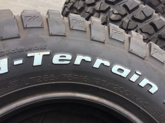 BF Goodrich KM2 265 75 r16 ยางใหม่ปี13 เส้นละ 7000เท่านั้น