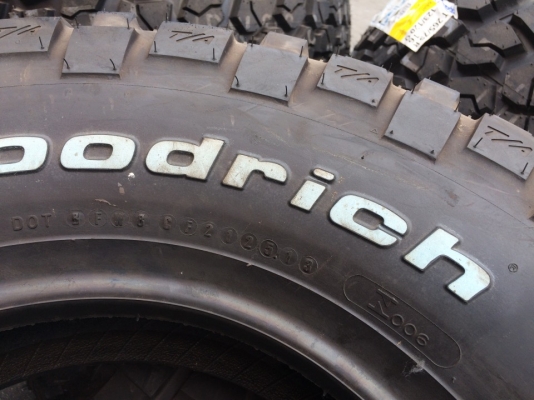 BF Goodrich KM2 265 75 r16 ยางใหม่ปี13 เส้นละ 7000เท่านั้น