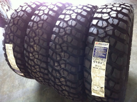 BF Goodrich KM2 265 75 r16 ยางใหม่ปี13 เส้นละ 7000เท่านั้น