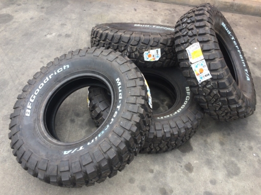 BF Goodrich KM2 265 75 r16 ยางใหม่ปี13 เส้นละ 7000เท่านั้น