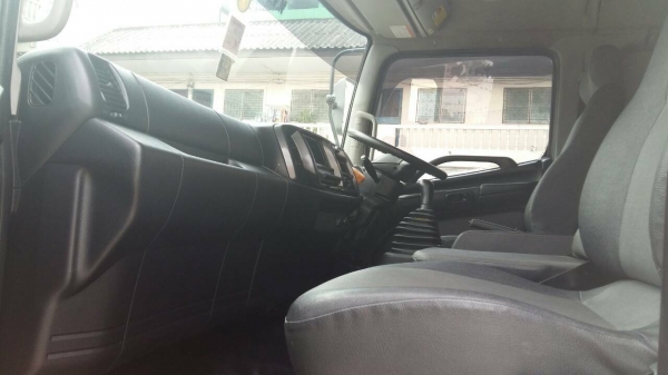 หกล้อ ฮีโน้ FL 8JTRA 220แรง ซีรีย์500 ปี55 สภาพพร้อมวิ่งงาน เล่มทะเบียนพร้อมโอน ราคาต่อรองได้