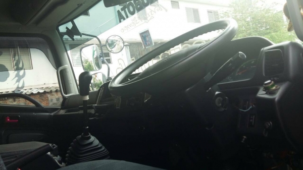 หกล้อ ฮีโน้ FL 8JTRA 220แรง ซีรีย์500 ปี55 สภาพพร้อมวิ่งงาน เล่มทะเบียนพร้อมโอน ราคาต่อรองได้