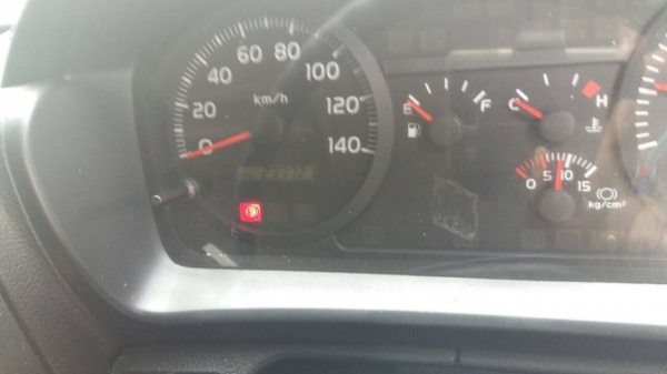 หกล้อ ฮีโน้ FL 8JTRA 220แรง ซีรีย์500 ปี55 สภาพพร้อมวิ่งงาน เล่มทะเบียนพร้อมโอน ราคาต่อรองได้