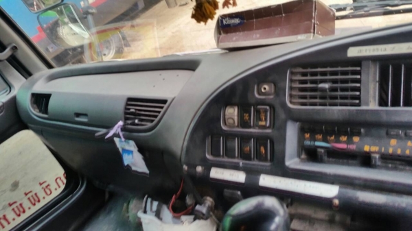 สิบล้อ อีซูซุ GXZ 270 ปี47สภาพดีสวยพร้อมใช้งาน ทะเบียนพร้อมโอน (ราคา 1,150,000บ) ราคาเบาๆ