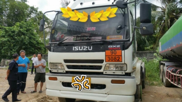 สิบล้อ อีซูซุ GXZ 270 ปี47สภาพดีสวยพร้อมใช้งาน ทะเบียนพร้อมโอน (ราคา 1,150,000บ) ราคาเบาๆ