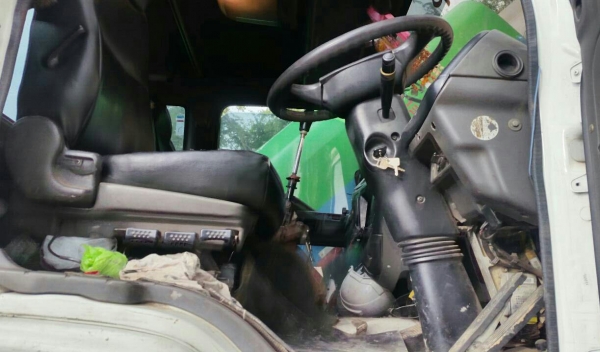 สิบล้อ อีซูซุ GXZ 270 ปี47สภาพดีสวยพร้อมใช้งาน ทะเบียนพร้อมโอน (ราคา 1,150,000บ) ราคาเบาๆ