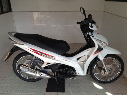 Wave125i โฉมล่าสุด ลายใหม่ สต๊าดมือ วิ่ง5000 รถ6เดือน (ของแถม 4 รายการ)