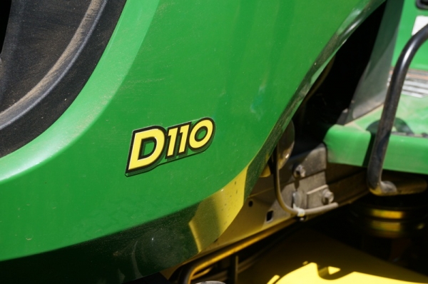 รถตัดหญ้า JOHN DEERE